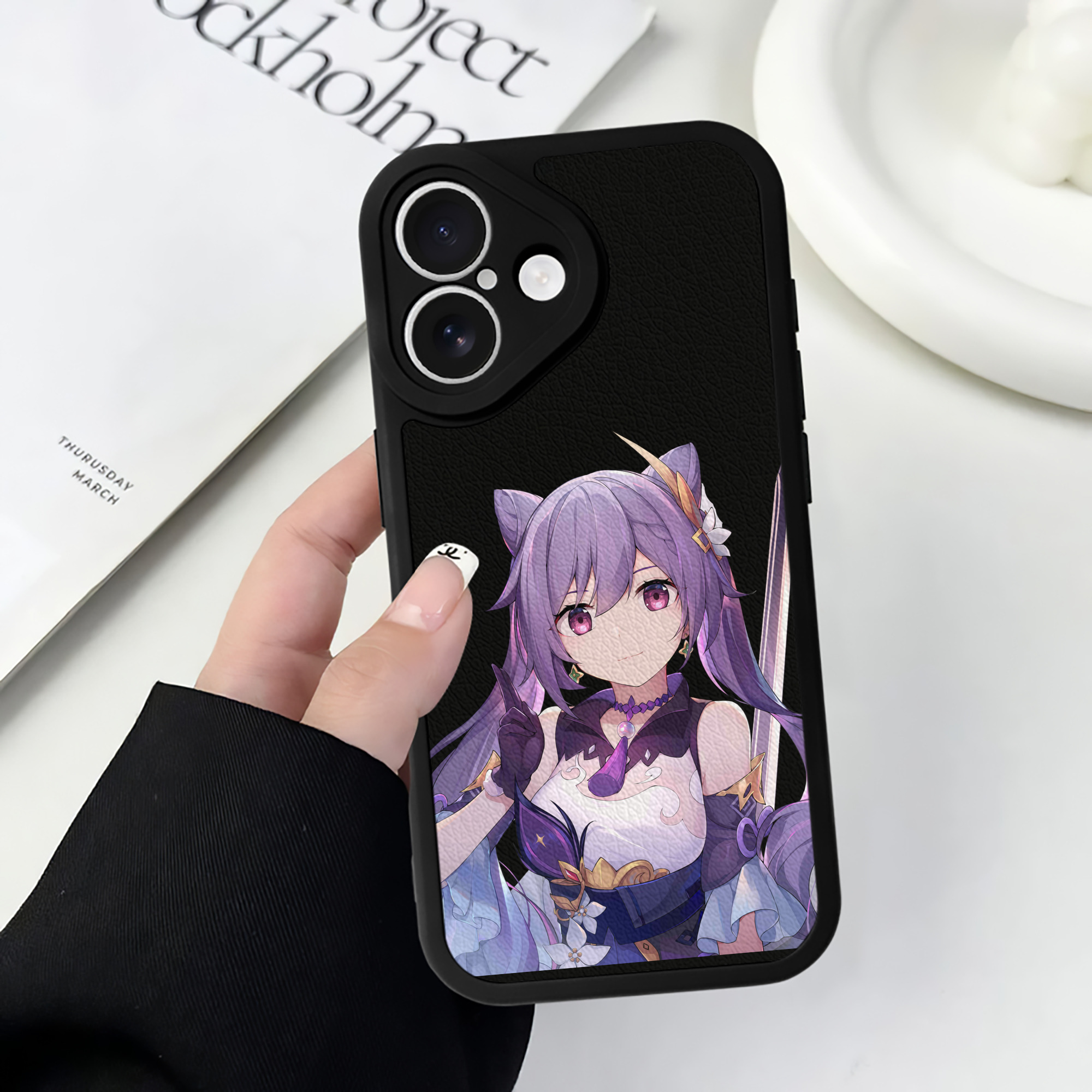 げんし神 刻晴 こくせい genshin Kokusei 【iPhone 16シリーズ対応】シリコンスマホケース（レザー調） 材質：シリコン